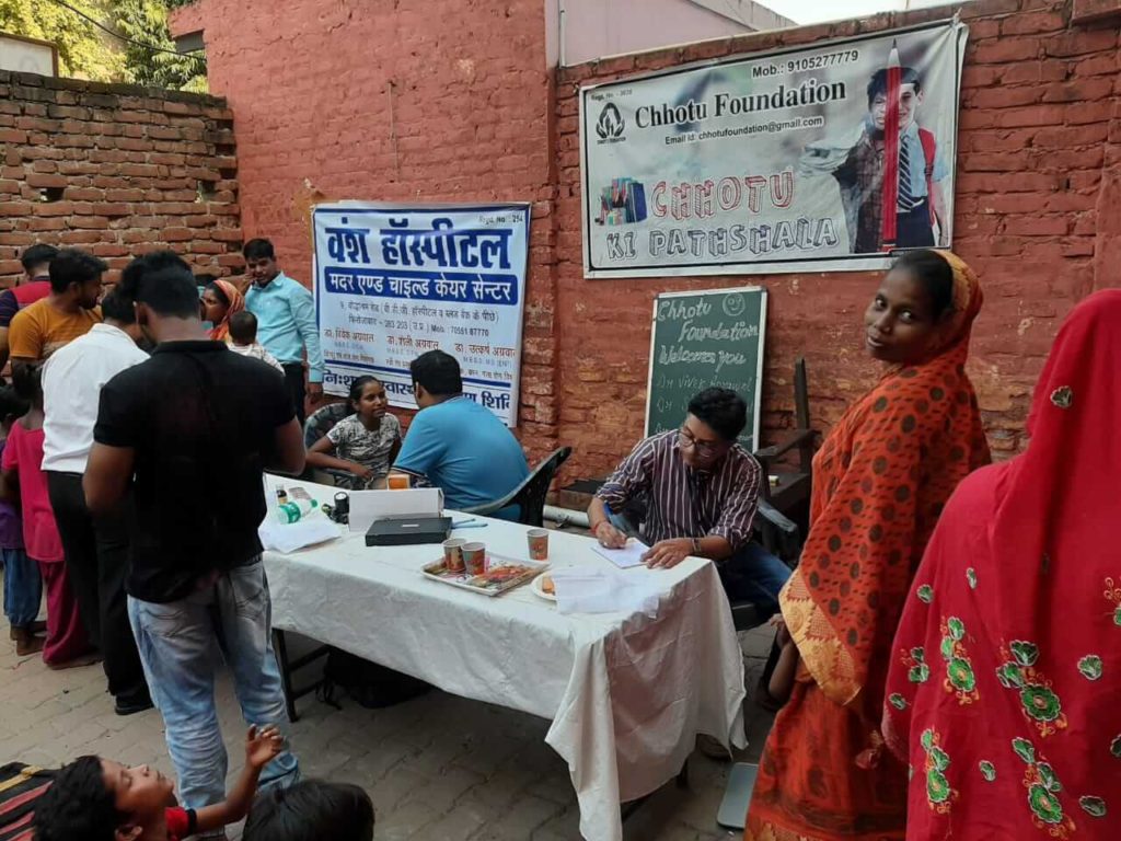 Chotu Foundation Health camp - Dr. Vivek Agrawal Firozabad - Vansh Mother and Child Care Center Firozabad - Vansh Hospital