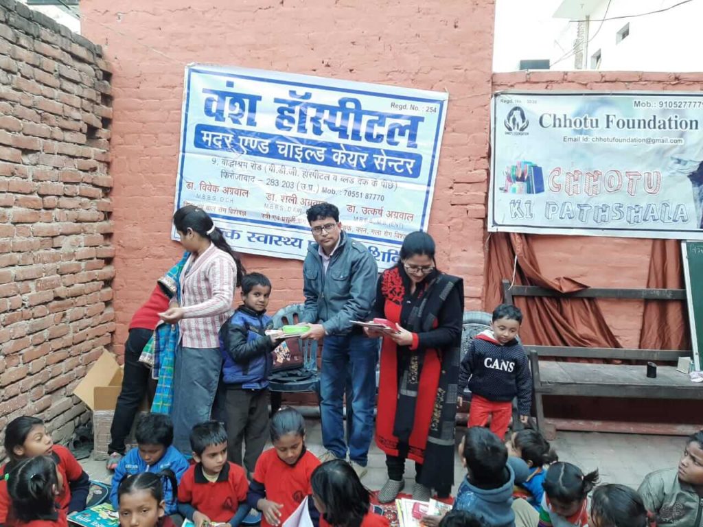 Chotu Foundation stationary distribution - Dr. Vivek Agrawal Firozabad - Vansh Mother and Child Care Center Firozabad - Vansh Hospital